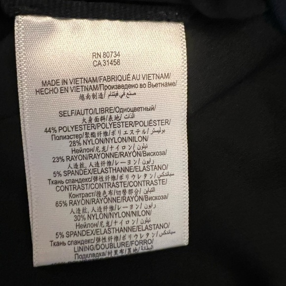 BCBGMAXAZRIA Women’s Cropped Blazer, Low Front, High Back, Size Small. - Picture 4 of 6